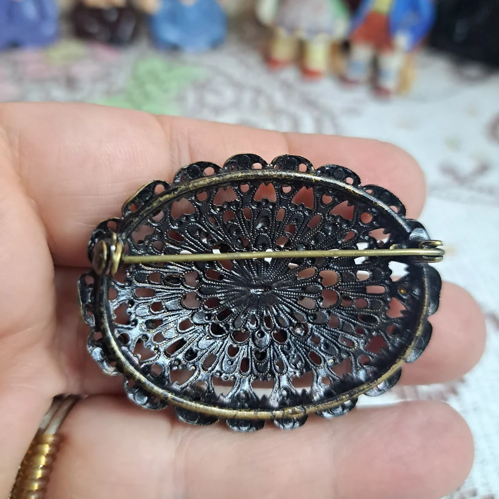 Vintage Dark Brown Filigree Brooch with Amber Stones - Unbranded - Picture 2 of 2